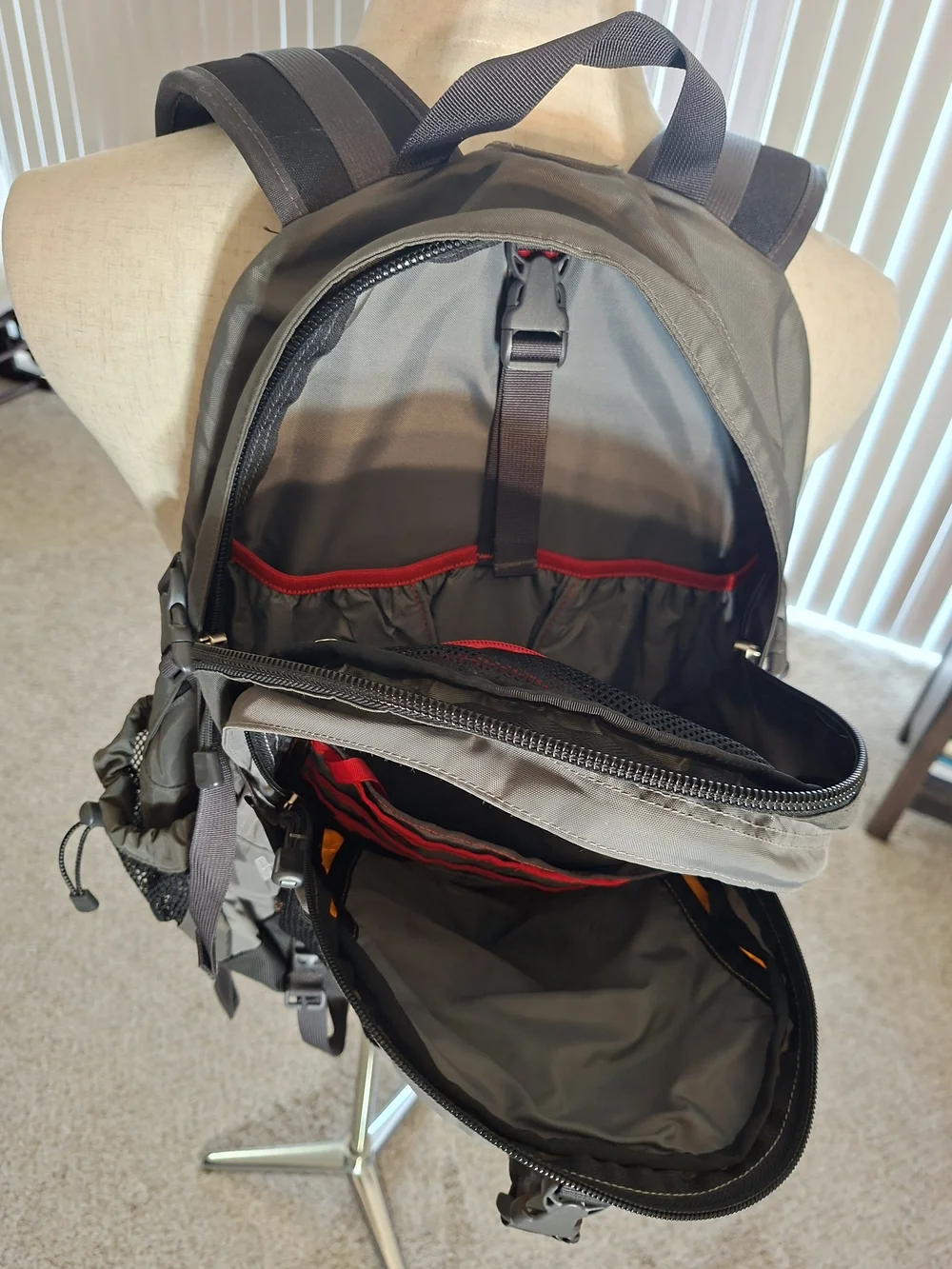 The North Face Men’s Gray and Orange Recon Backpack
